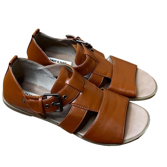 Matt and Nat Eboni Vegan Flat Sandals- Chili - Picture 5 of 10